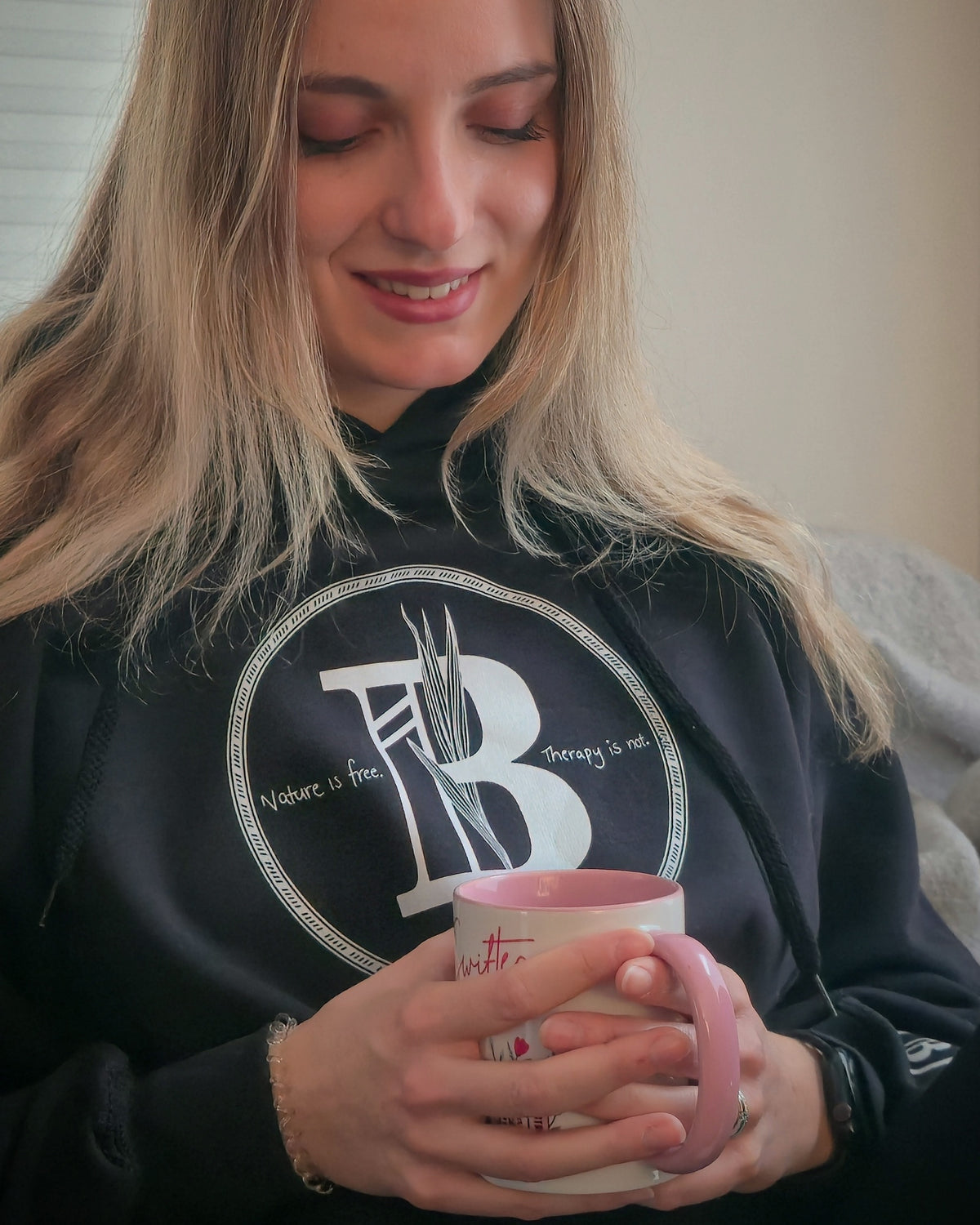 "Fora" Hoodie